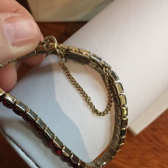 Red rhinestone bracelet - Picture 5 of 7